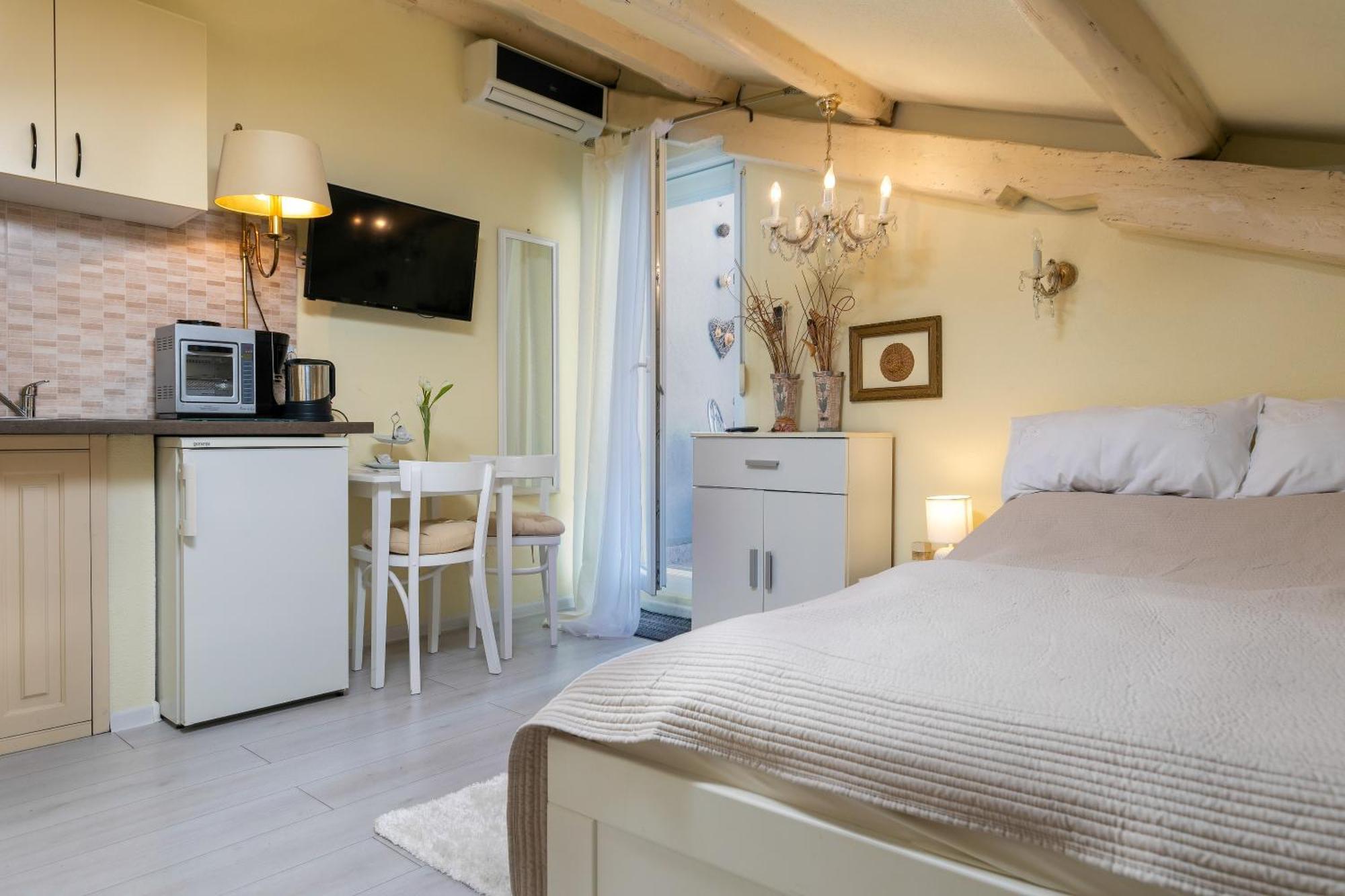 Duplex Apartment Camelia In Charming Old Town โรวีน ภายนอก รูปภาพ