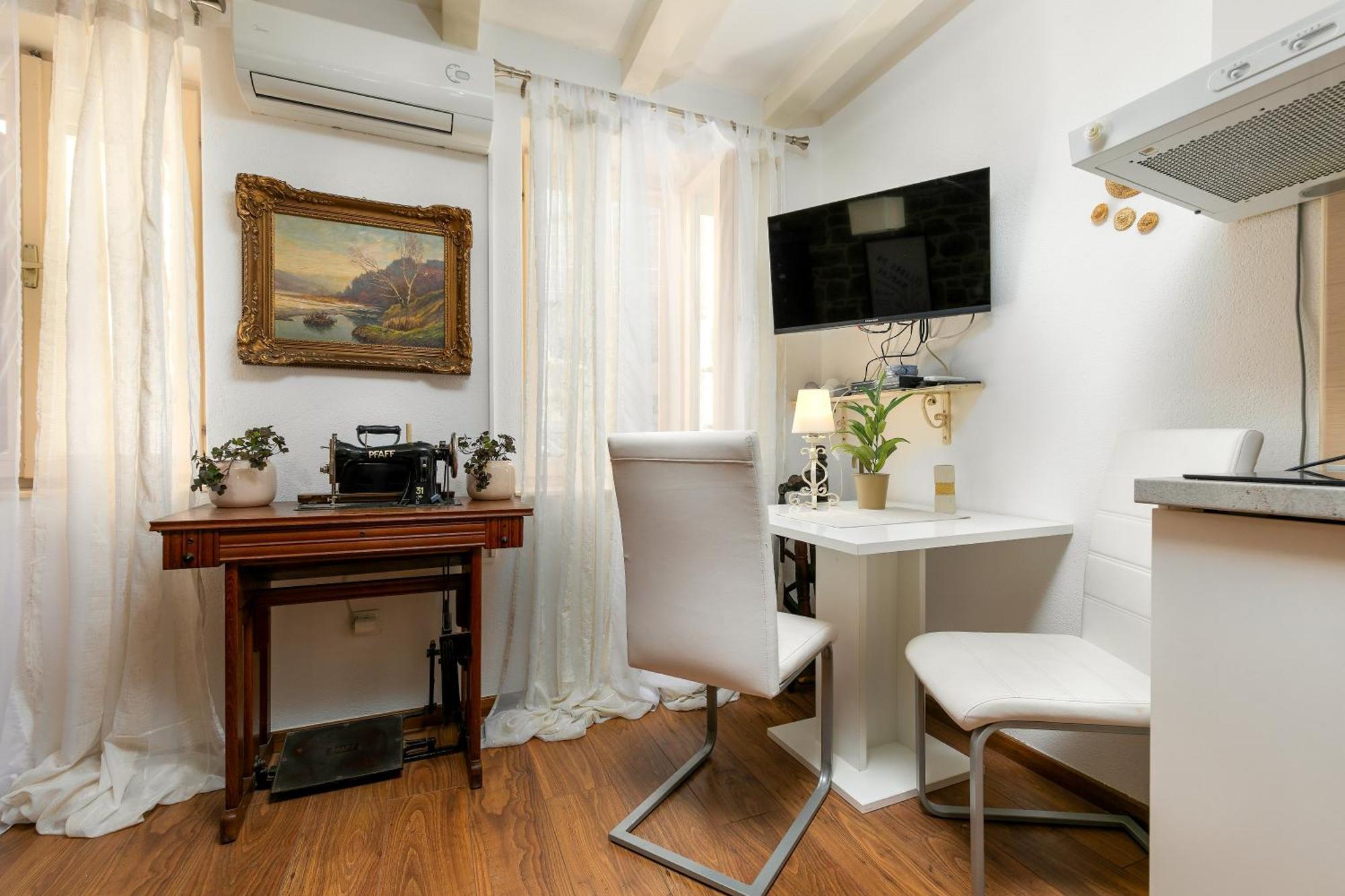Duplex Apartment Camelia In Charming Old Town โรวีน ภายนอก รูปภาพ