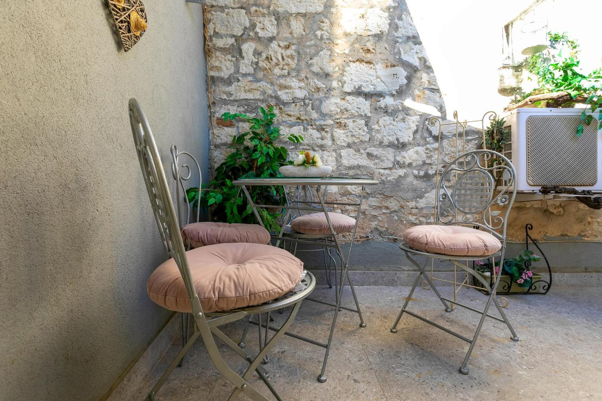 Duplex Apartment Camelia In Charming Old Town โรวีน ภายนอก รูปภาพ