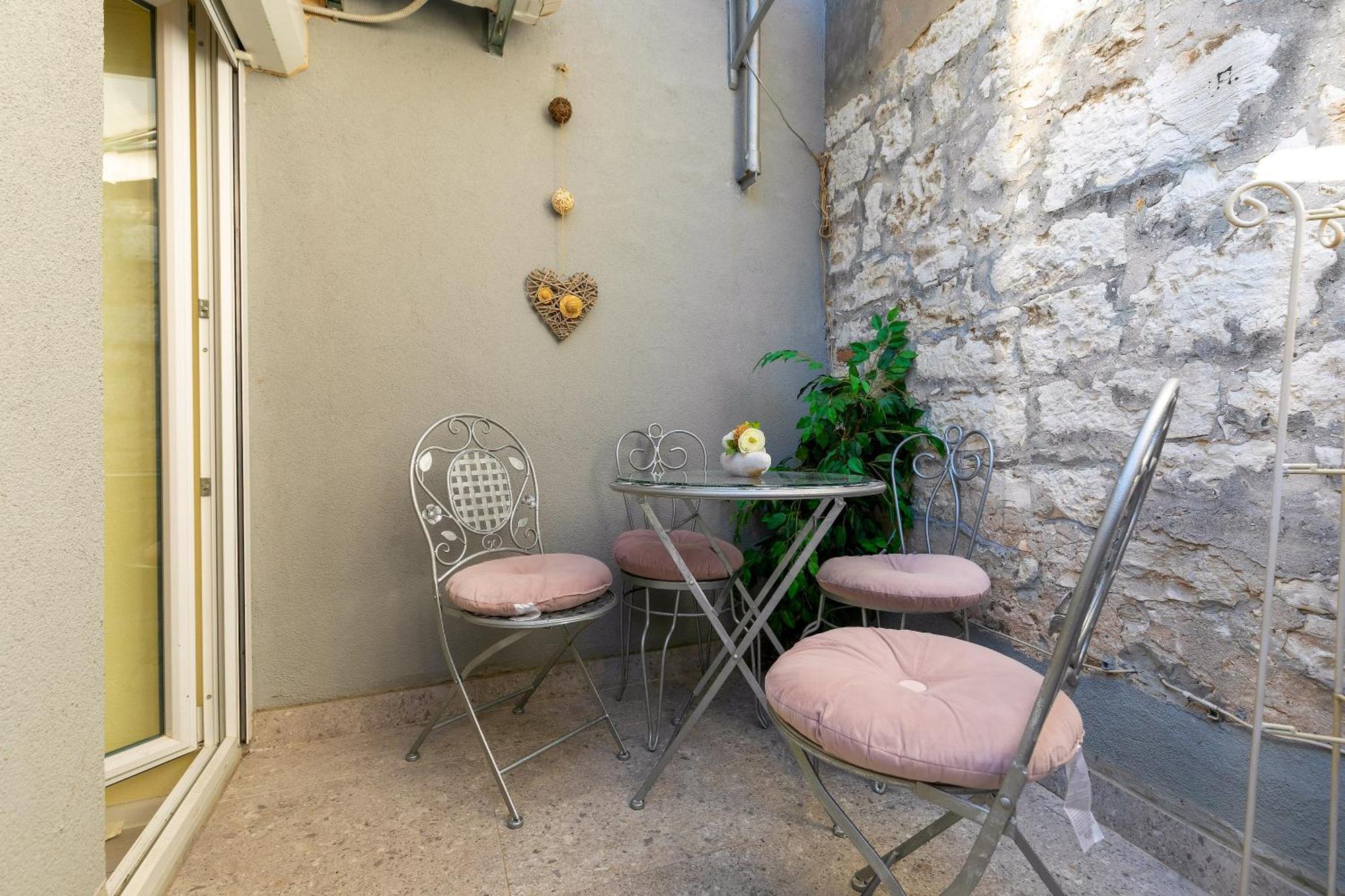 Duplex Apartment Camelia In Charming Old Town โรวีน ภายนอก รูปภาพ